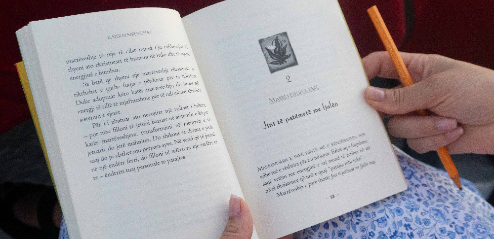 a:3:{s:5:"title";s:60:"KLUBI I LIBRIT – “4 MARRËVESHJET” NGA DON MIGUEL RUIZ";s:4:"link";s:84:"https://www.akropoliri.al/articles/klubi-i-librit-4-marreveshjet-nga-don-miguel-ruiz";s:3:"alt";s:0:"";}